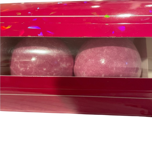 NWT Juicy Couture set of 3 socks & 2 bath bombs - Picture 3 of 7